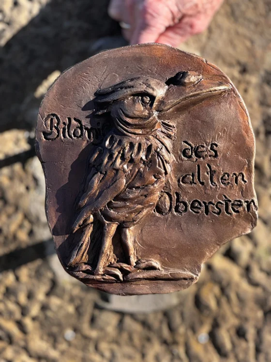 Rabe Denkmal wieder vollständig2 web